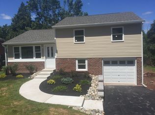 493 Adrian Rd, Collegeville, PA 19426