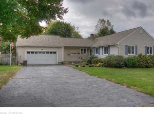 205 Old Evarts Ln, Groton, CT 06355