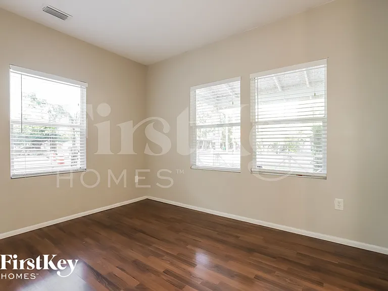 2916 N Jefferson St — Photo 8
