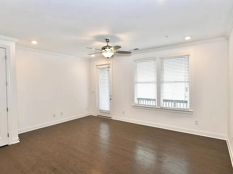 6574 Beacon Dr — Photo 8