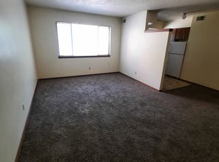 741 Guernsey Dr #10, Salina, KS 67401