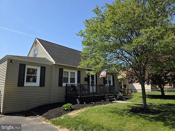 2nd image of 4903 Erie Rd