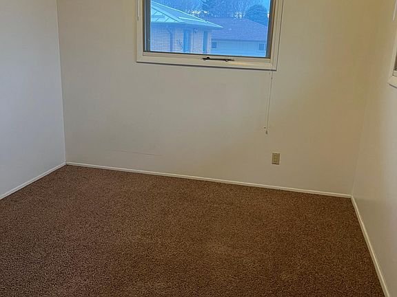 4th image of 4608 Diana Dr Unit 1