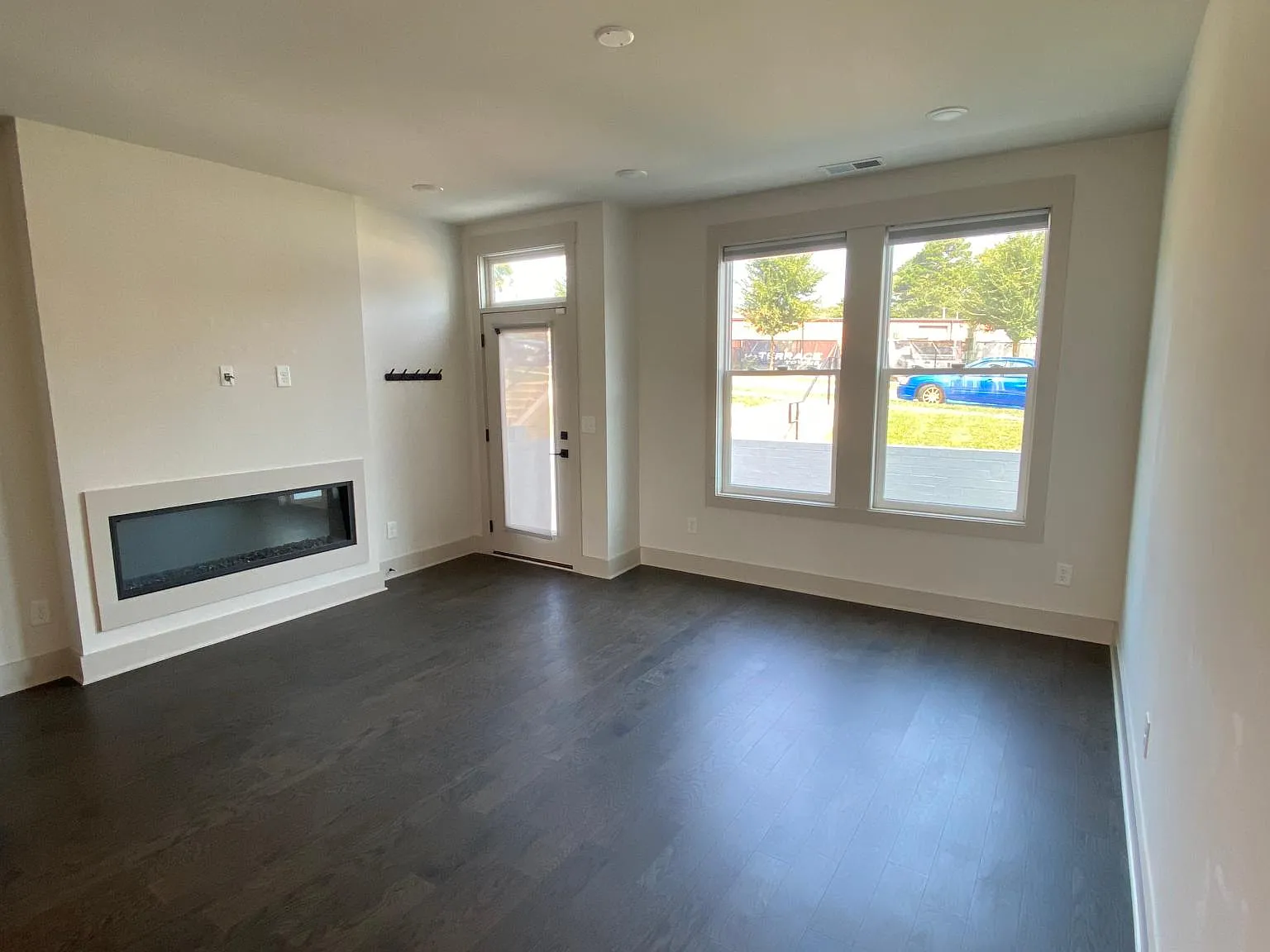 2 bed, 2.5 bath, 1460 sqft, $3,000 — Photo 4