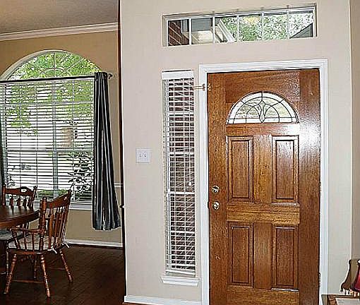 5th image of 1027 Portsmouth Dr