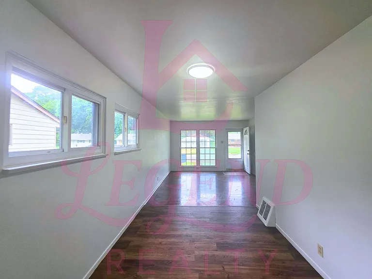 10604 Spring Garden Dr — Photo 1