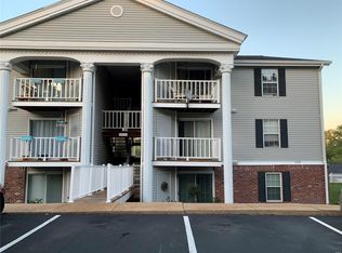 1239 Creve Coeur Crossing Ln APT B, Chesterfield, MO 63017