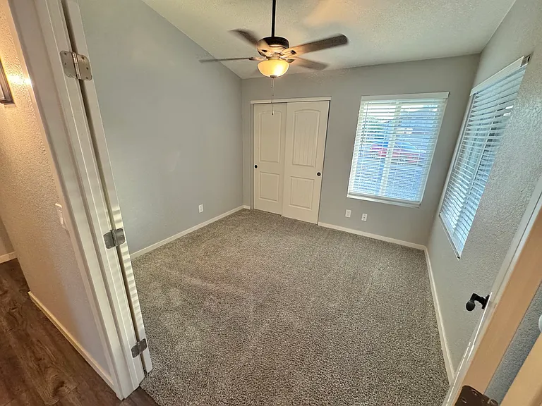 1618 W Brooks St — Photo 20