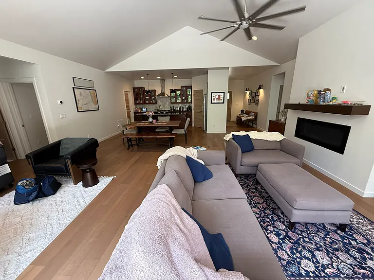 403 Estancia Loop — Photo 22