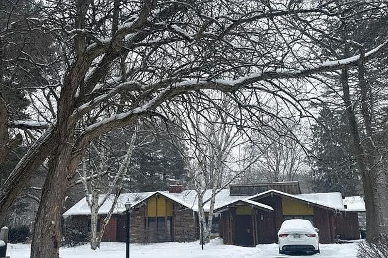 1st image of 375 N Revere Rd