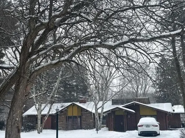 375 N Revere Rd, Akron, OH 44333