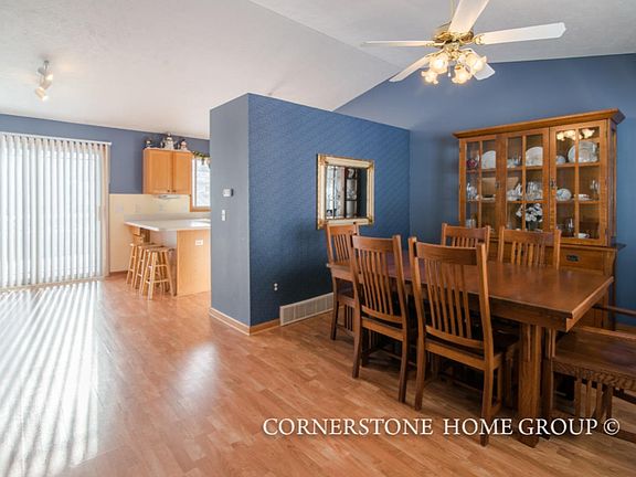 4th image of 466 Sunbrook St SE