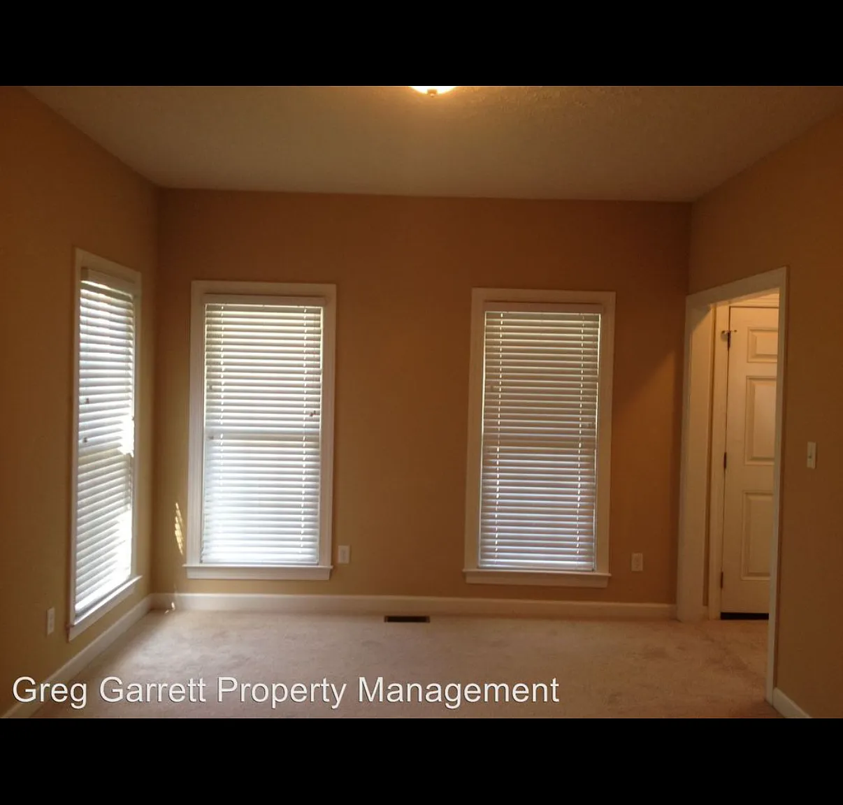 4 bed, 2.5 bath, 2821 sqft, $2,900 — Photo 4