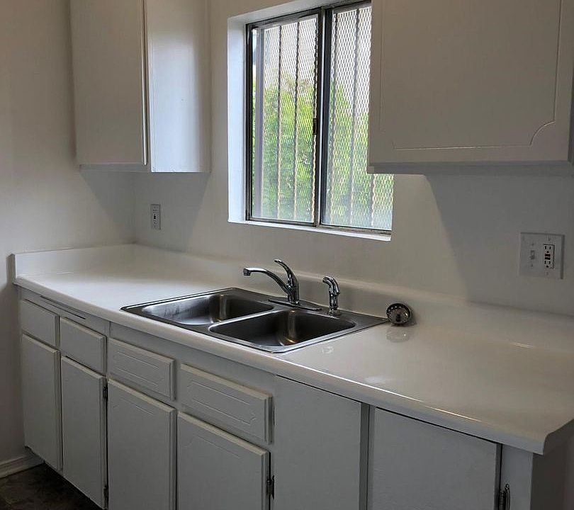 1st image of 2227 W Avenue 33 #103