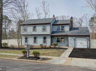 1 Whippoorwill Dr, Sicklerville, NJ 08081