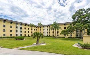 948 Goodlette Frank Rd N #115B, Naples, FL 34102