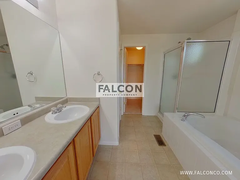 6536 Graymont Dr — Photo 10