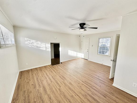 5th image of 3880 Spottswood Ave