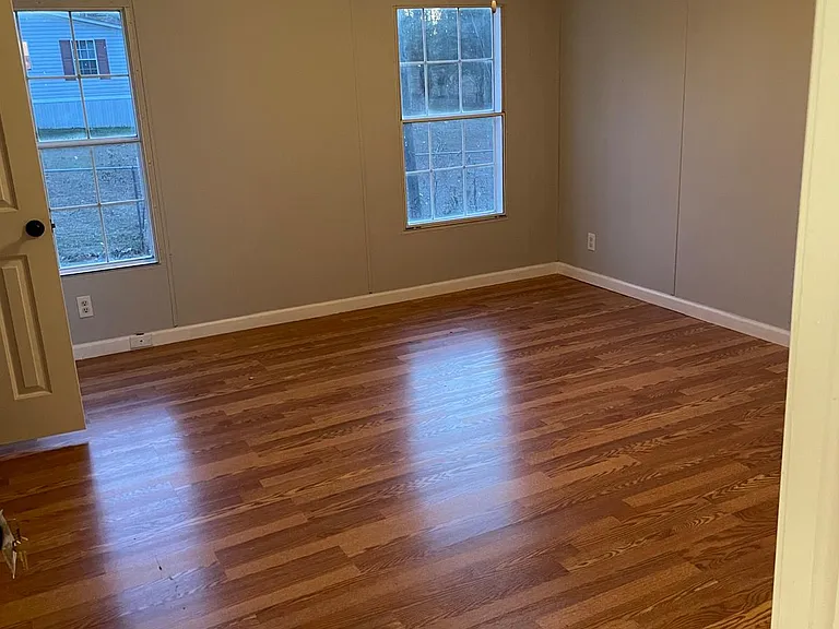3075 Glen Wallace Dr — Photo 12