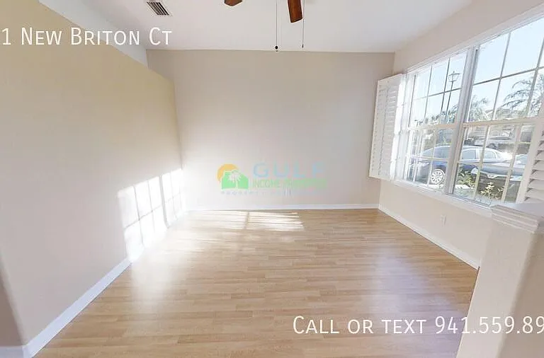 141 New Briton Ct — Photo 2