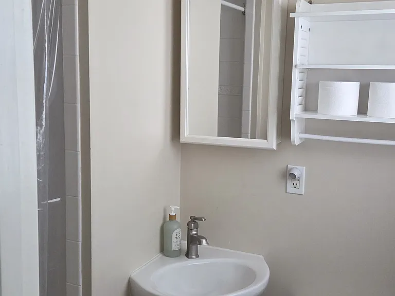 306 Hatherly Rd — Photo 14