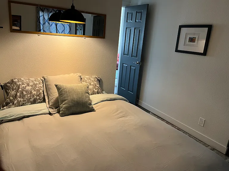 324 N Loomis Ave — Photo 6