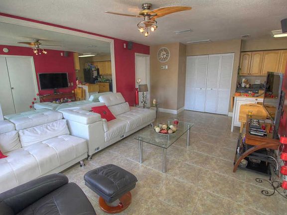 4th image of 602 Executive Center Dr APT 202