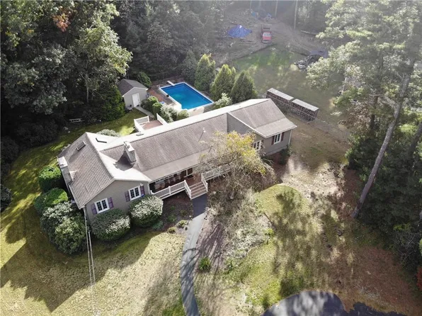 42 Pine Tree Ln, West Greenwich, RI 02817