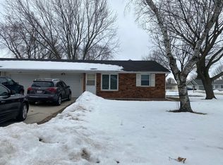 2908 Creek Dr, Green Bay, WI 54311