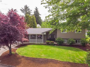 6630 Devonshire Dr, Gladstone, OR 97027