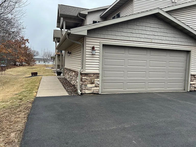 241 N Willson Dr #G — Photo 14