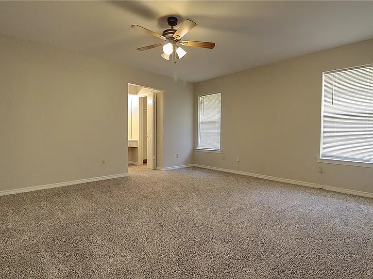 7708 Dentcrest Dr — Photo 16