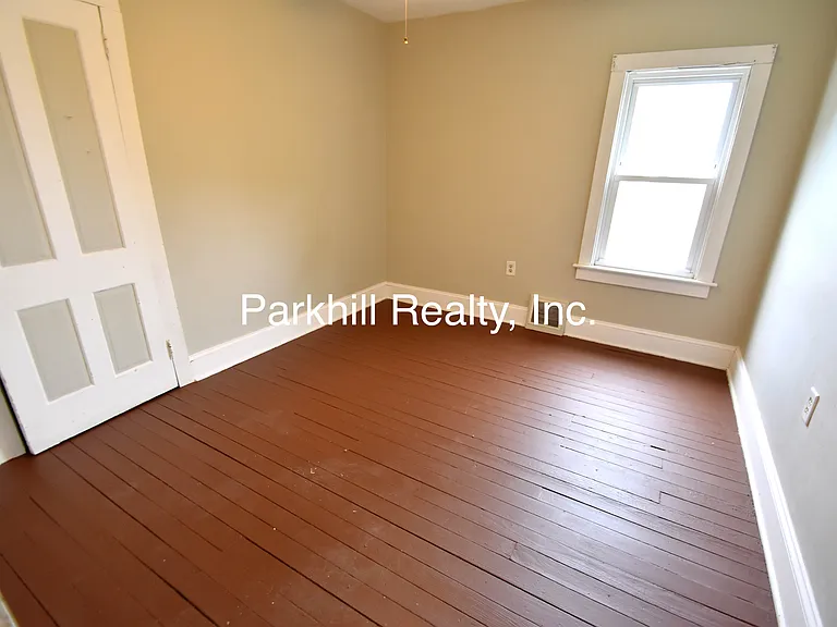 824 William St — Photo 5
