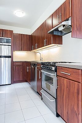 4th image of 35 E 35th St APT 6b