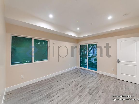 3rd image of 1218 Arapahoe St