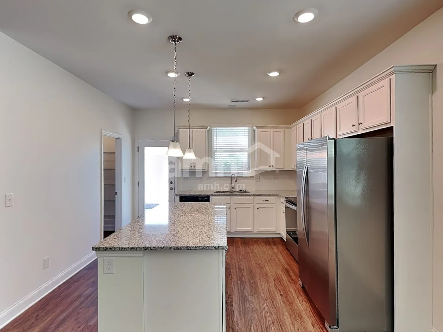 4 bed, 3.5 bath, 2384 sqft, $2,755 — Photo 3