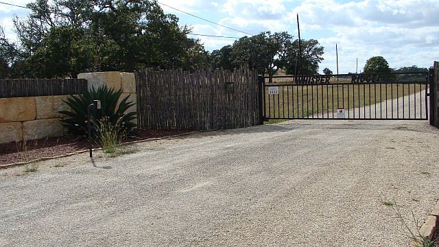 1st image of 211 Breezy Hills Dr