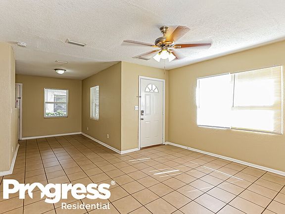 3rd image of 3227 Dellwood Ave