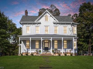 8 Nelson St, Whitehouse Station, NJ 08889