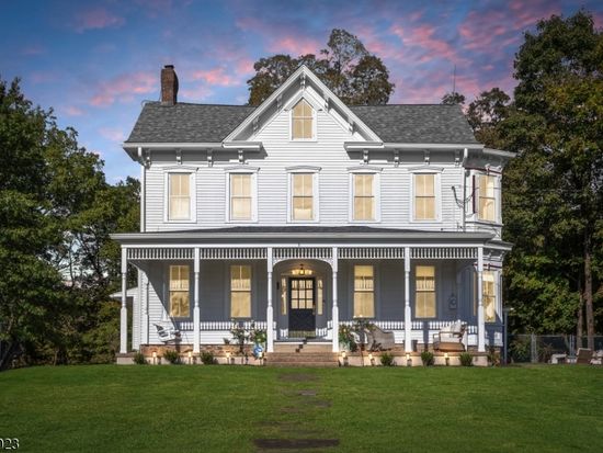 8 Nelson St, Whitehouse Station, NJ 08889