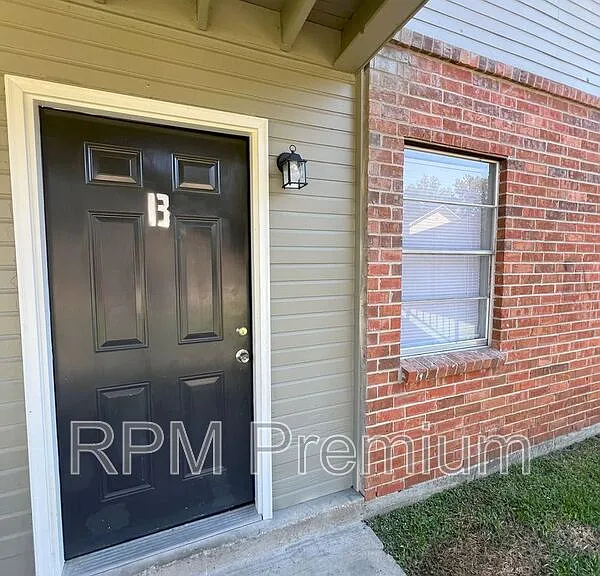 5143 Baker Blvd #B — Photo 1