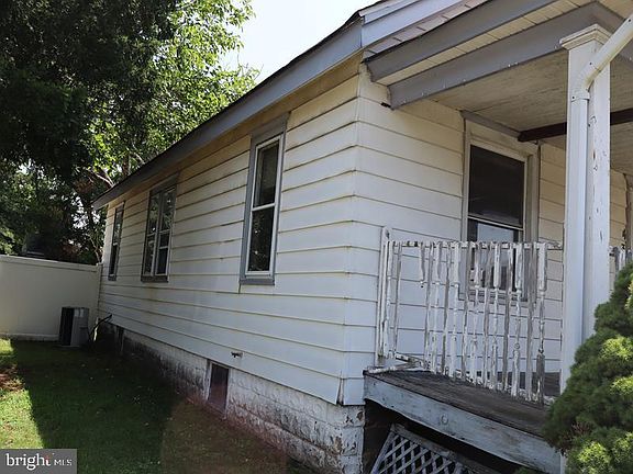 5th image of 433 Highland Ave