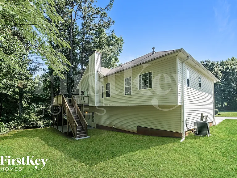 321 Sue Ct — Photo 18