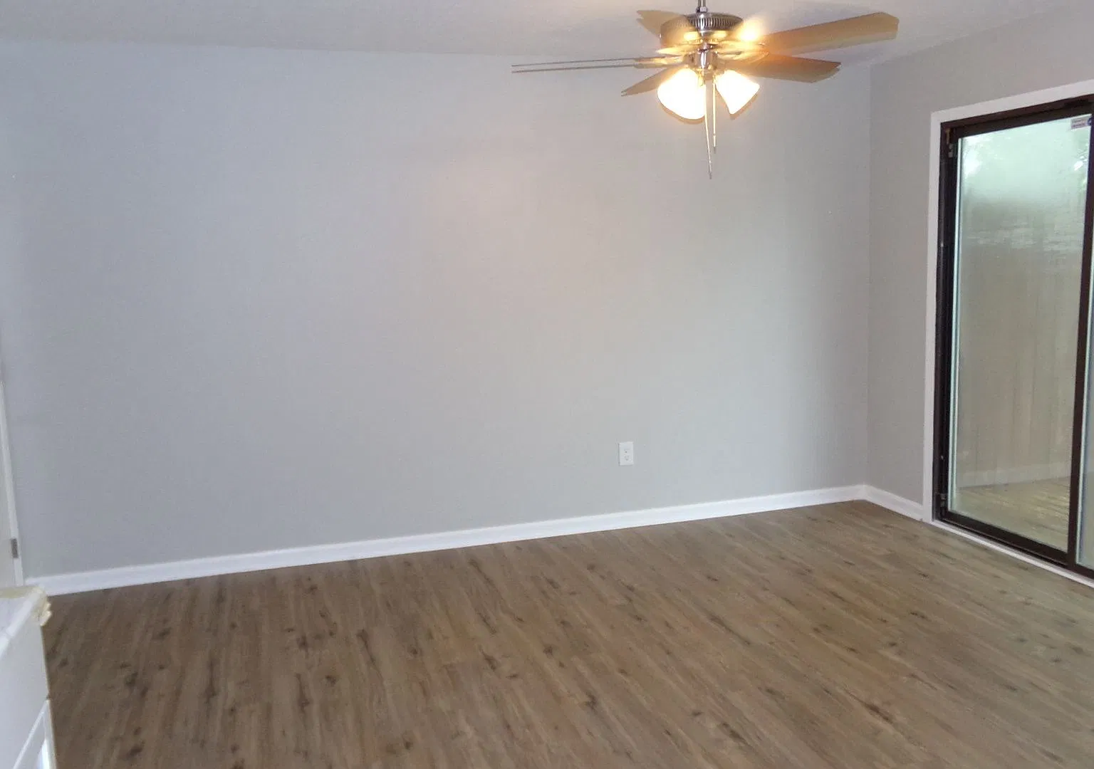 3 bedroom and 1.5 bath home in Radcliff — Photo 1