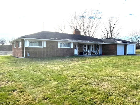 2573 E South Range Rd, New Springfield, OH 44443