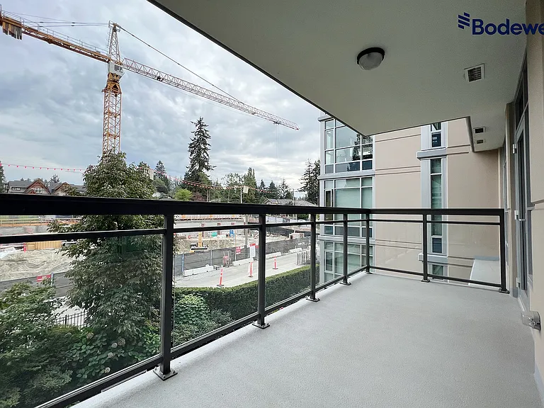 711 Breslay St #301 — Photo 7