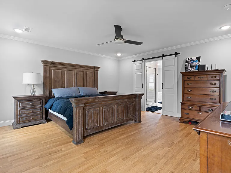 100 Riley Dr — Photo 14