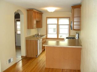 948 Cleveland Ave S, Saint Paul, MN 55116