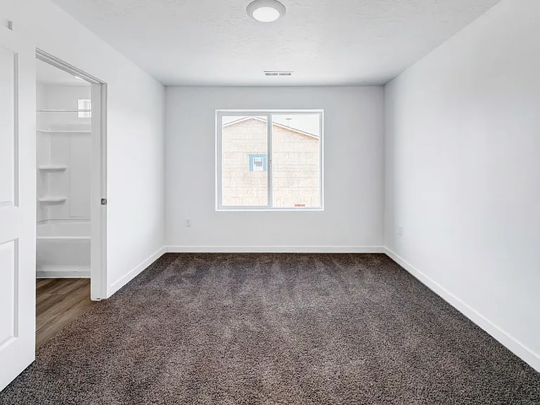 1073 E Waterway Ln — Photo 19