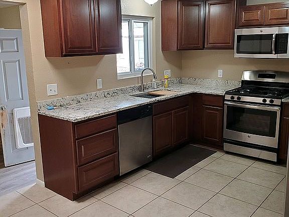 4th image of 226 N 10th St